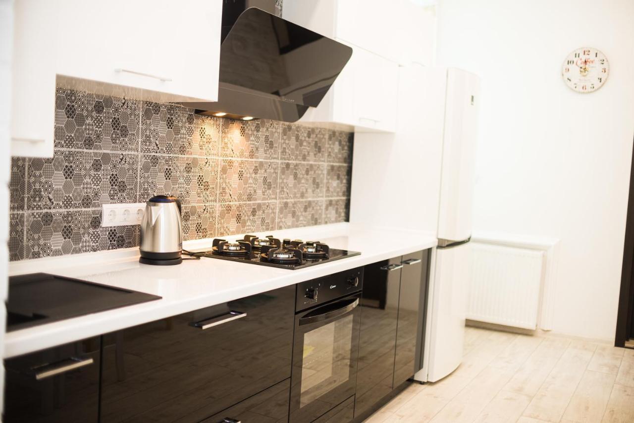 Modern Apartment Leopoli Esterno foto